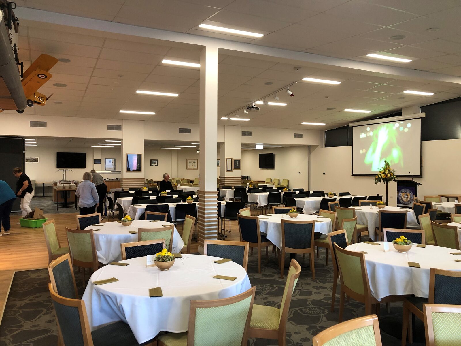 Kippenberger Function Room 2 with round tables